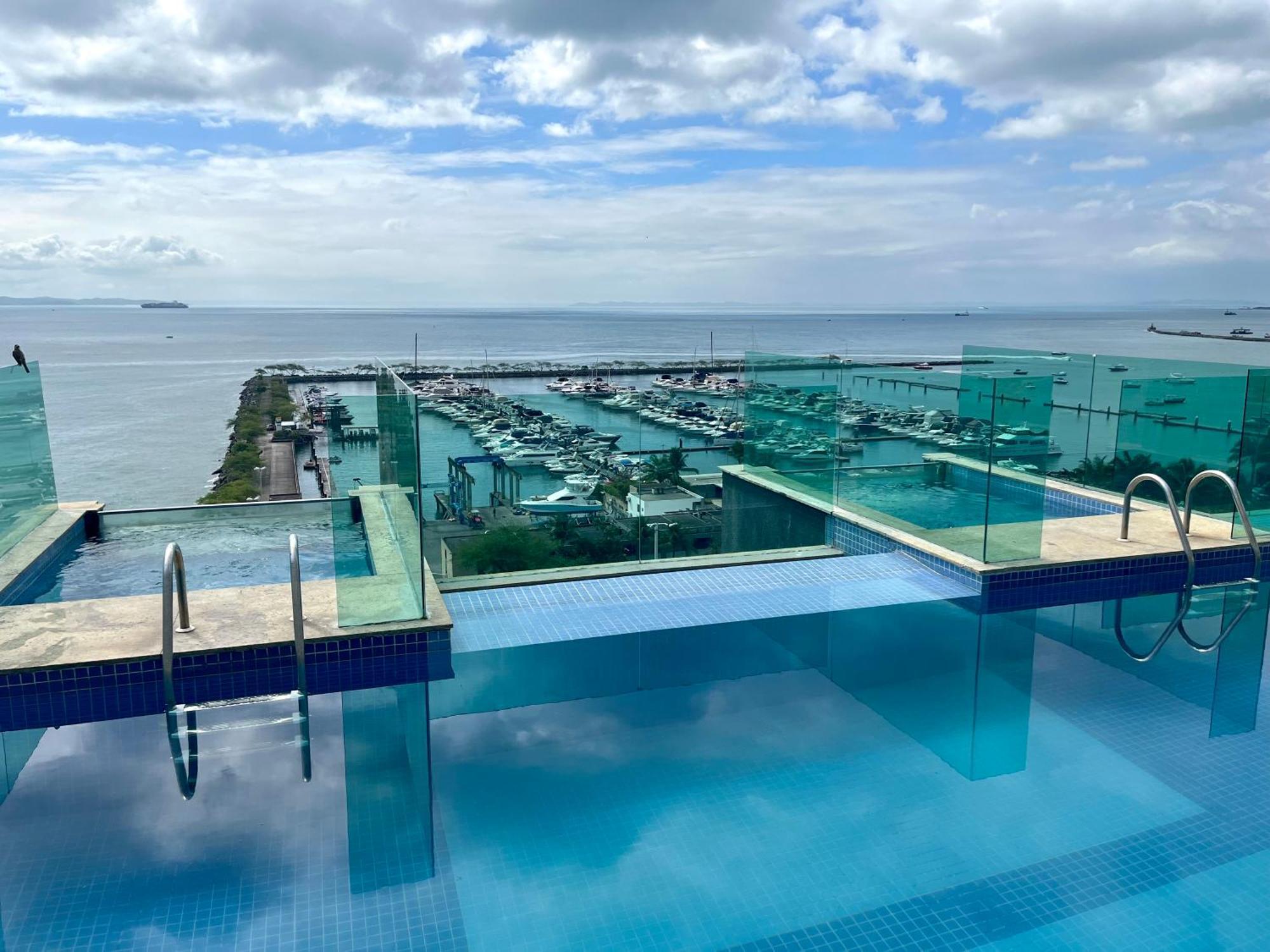 Cloc Marina Vista Mar P/ A Baia De Todos Os Santos Apartment Salvador Exterior photo